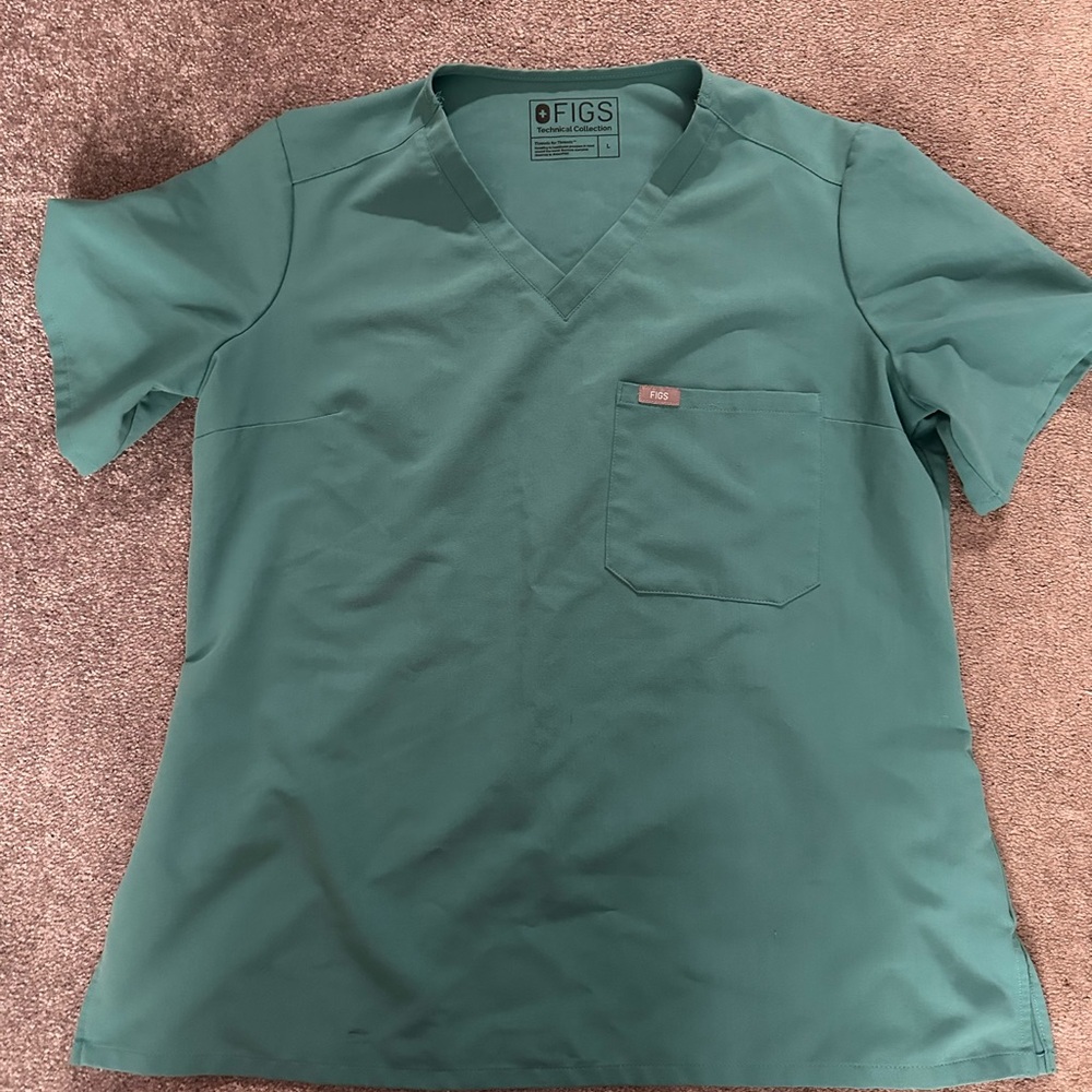 Scrub set